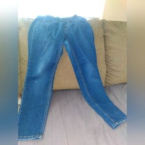 Jessica Simpson maternity jeans